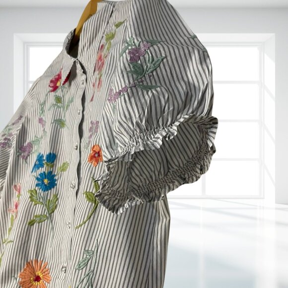 Johnny Was Evangeline Smocked Stripe Blouse M Lisbon Floral Embroidered W18524-3 - Picture 6 of 16
